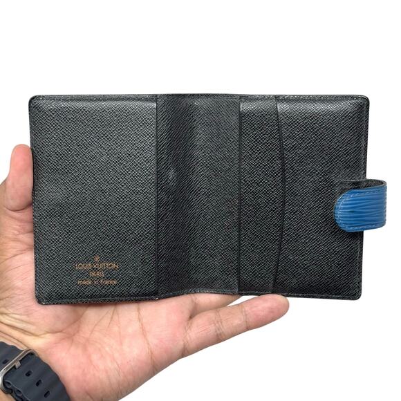 Louis Vuitton Blue Buckle Wallet - Picture 2 of 13